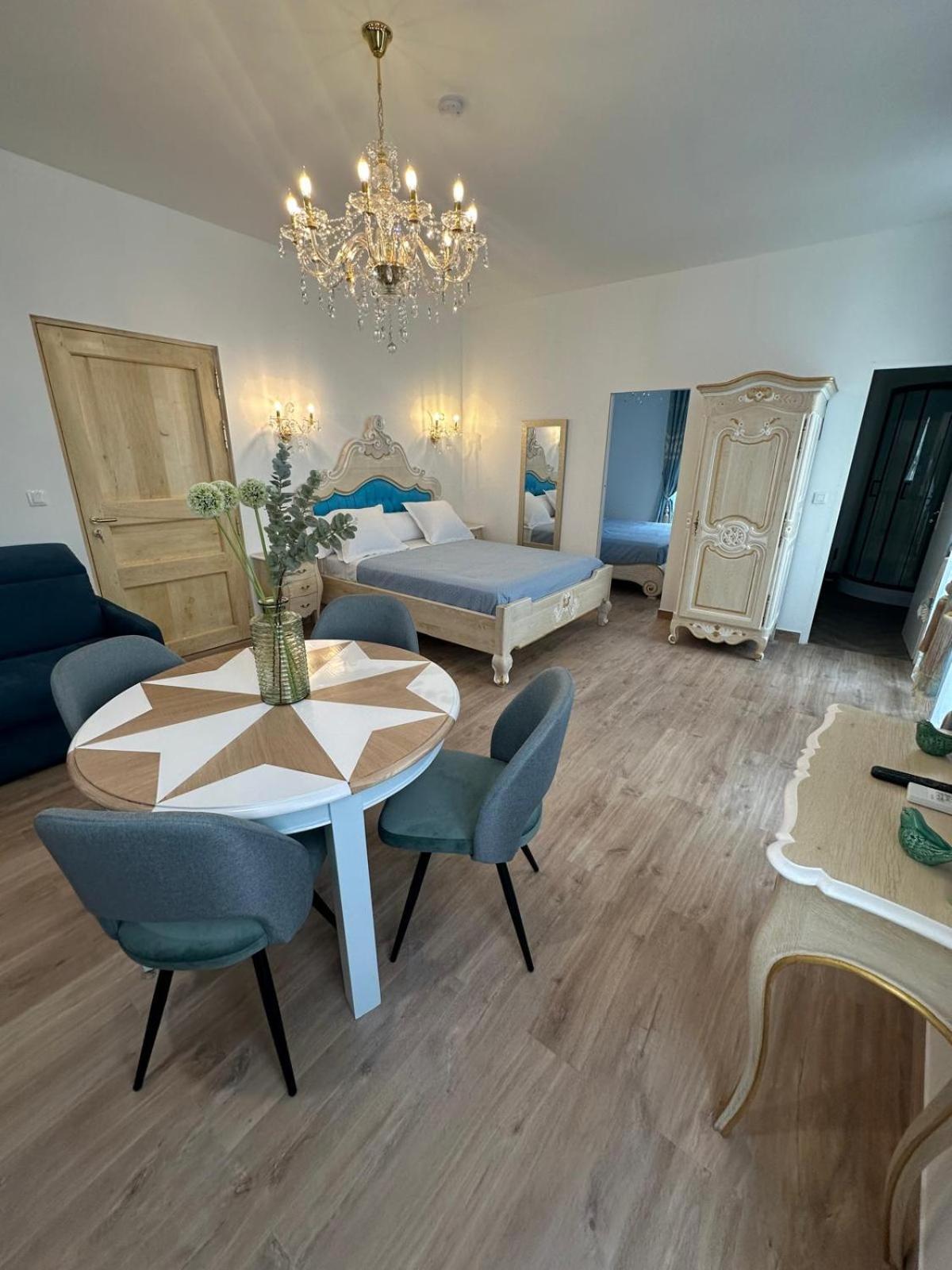 Appartement Du Cloitre 1Er 나르본 외부 사진